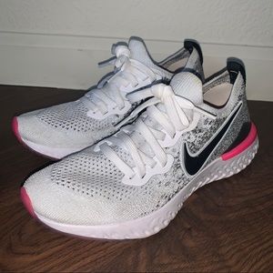 Women’s Nike Shoes size 7